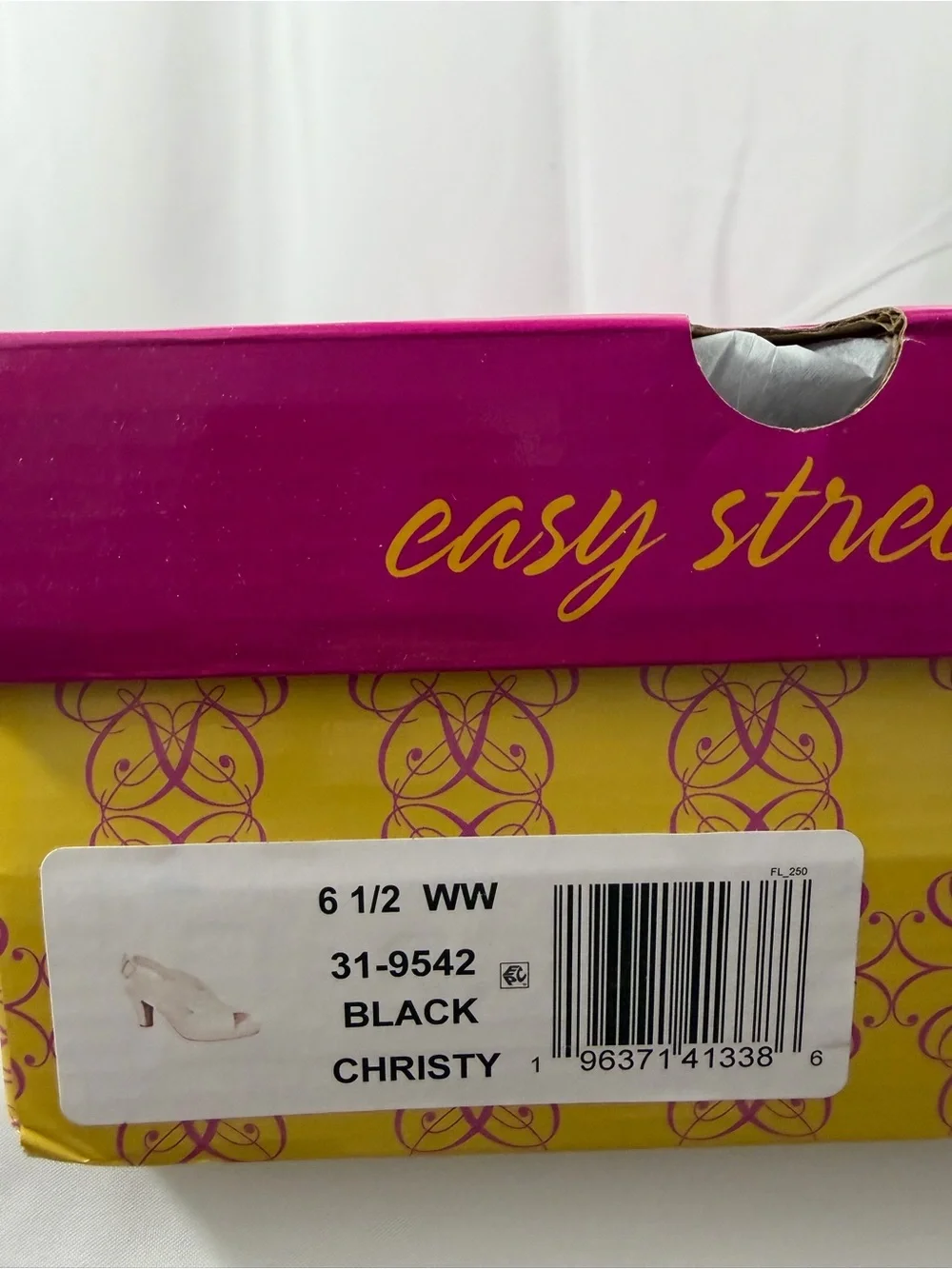 NWT Easy Street Women’s Size 6.5W Black Crisscross Slingback Heels